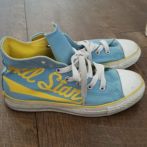 converse yellow blue